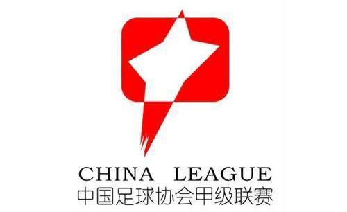 沈腾与金刚鼠从赤手空拳到扛加特林对战，相爱相杀“笑果”满满，不仅在片中成为宇宙顶流，戏外也被观众亲切称为“沈鼠鼠”组合
